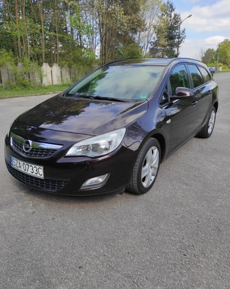 Opel Astra cena 19000 przebieg: 254600, rok produkcji 2011 z Poręba małe 497